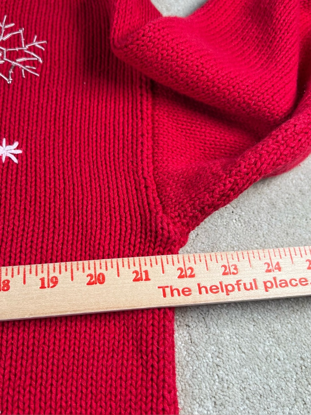 Tiara Holiday Christmas Sweater Santa Embroidered Vintage Red Pullover Large - Picture 9 of 11
